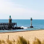 Imarena, Elegance Et Vue Port
