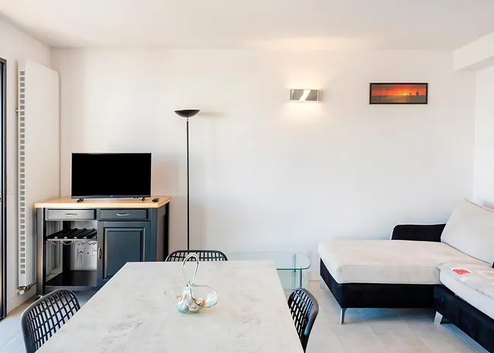 Imarena, Elegance Et Vue Port